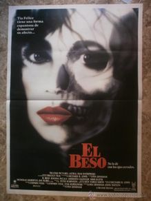 Kino: EL BESO. JOANNA PACULA, MEREDITH SALENGER, MIMI KUZYK. AÑO 1988.